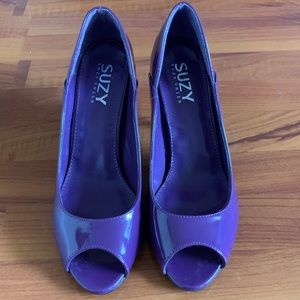 Suzy Shier Purple Patent Heels